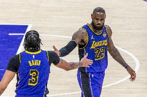 詹姆斯对琼斯泄密比赛信息感到不满 他本想帮助琼斯进入教练行业