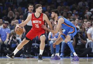 大梦：申京的持球&传球&关键球都令人惊叹 他和KD都是火箭当家