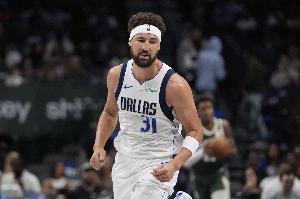 女友真空观战 佛祖再迷失！克莱末节惨遭DNP全场11中3仅8分2失误