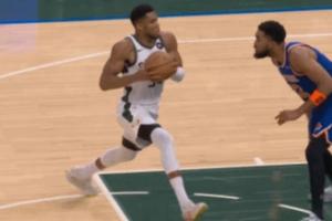 露馅了！回放显示 字母哥这个上篮走了几步？