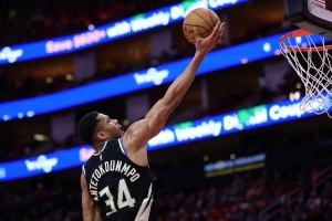 帕森斯：字母哥是非中锋版本的奥尼尔 健康的他是联盟前2、前4