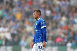 阿斯：拉姆塞在爱犬失踪后陷入深深的抑郁，因此与美洲狮解约