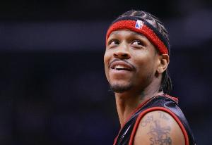 奥尼尔：我是艾弗森纪录片的制片人 我厌倦了看到他一直被误解