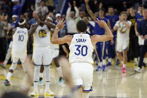 勇士对阵步行者先发：库里追梦巴特勒波杰库明加VS西卡+内史密斯