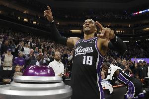 德罗赞：威少每场都倾其所有 这就是为啥他是历史最佳控卫之一