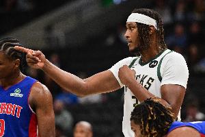 终于找到状态！特纳13中8&三分8中5砍下23分6板4断1帽！