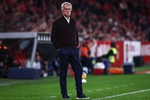 穆帅不满点球判罚：很难理解明显误判VAR却不介入 一周前也发生过