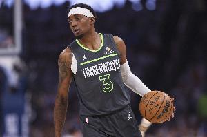 非常高效！麦克丹尼尔斯10中8&三分3中2拿到21分 另有5板3助2帽