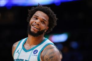 主场迎战湖人！黄蜂官方：迈尔斯·布里奇斯状态升级为可以出战