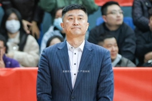 媒体人：广东队第二阵容甚至到后几个轮换 都是很多队的首发级别