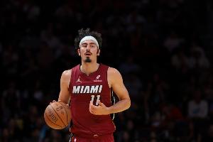 攻防俱佳！哈克斯12中7&8罚全中砍下22分13板7助1断2帽！