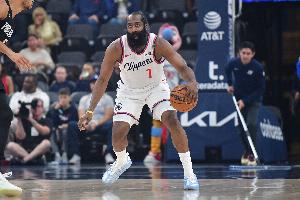 里程悲！哈登成NBA历史上最老砍下35+10+10的后卫