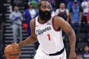 并非世界末日？23-24赛季快船开季前十场也是3胜7负 最终51胜31负