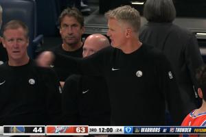 ❓勇士下半场刚开场延误比赛被吹技术犯规 亚历山大没有罚进