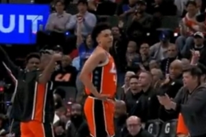 乔丹助攻科比乔丹·米勒突破分球科比·桑德斯三分 打停掘金