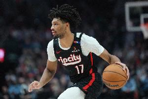 火力全开！谢顿·夏普18投13中爆砍35分5板3助2断 得分全场最高