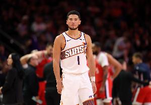 基德：布克是最优秀的球员之一 他正打出顶级水平