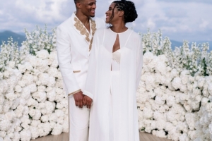 妻子祝威少37岁生快：你一直都好得令人难以置信 我们爱你❤️