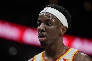 外线神准！老鹰三分47投24中 命中率高达51.1%