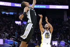 马刺二番战扳回一城？ESPN预测明日胜率：勇士40.3% 马刺59.7%