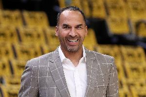 泰伦·卢谈尼科被解雇：就商业运作而言 很多事情的发生都不公平