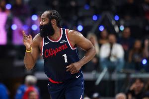 那自己来吧！哈登近3战场均打40分钟 得到33分10.7板9助&几乎180