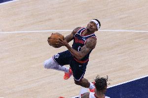 追梦：别再拿鲍威尔贬低比尔了 鲍威尔年薪2000万 比尔就500万