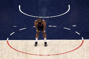 还有子弹！哈登强攻再中砍下本场第41分 另有13板11助