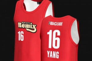 开拓者官博：杨瀚森混音队16号中文版球衣现已上架