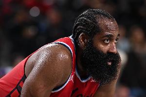 记者：哈登像早年没好好珍惜窗口期的超级英雄 一路被命运所折磨